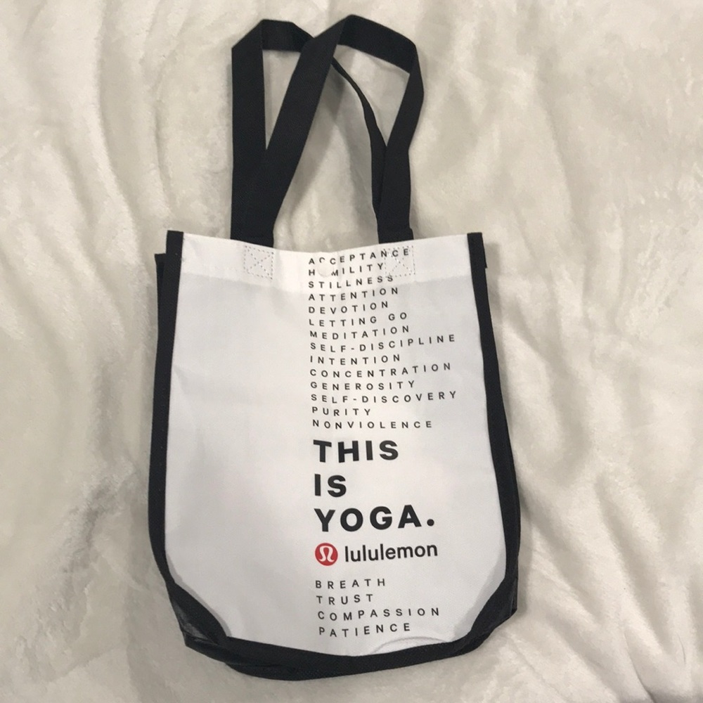 White lululemon bag